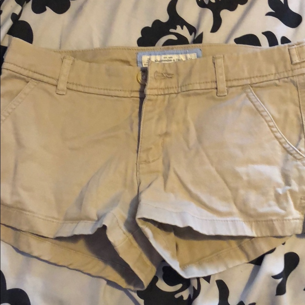 Tan abercrombie and fitch khaki shorts size 00